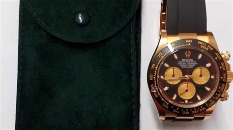 Trova un Rolex a terra e lo porta ai carabinieri: il  